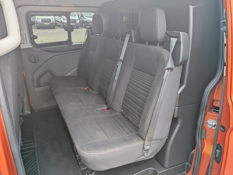 Ford 2.0 320 EcoBlue Limited Crew Van Double Cab 5dr Diesel Auto L2 H1 Euro 6 (s/s) (130 ps)