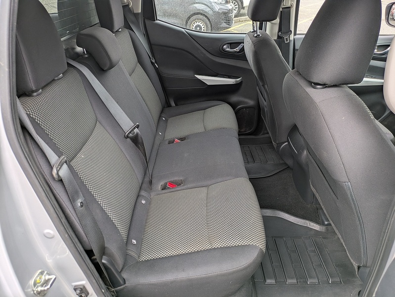 Nissan 2.3 dCi Acenta Pickup Double Cab 4dr Diesel Manual 4WD Euro 6 (s/s) (163 ps)