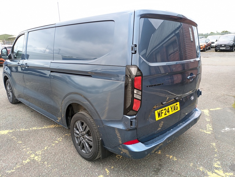 Ford 2.0 300 EcoBlue Limited Panel Van 5dr Diesel Manual L2 H1 Euro 6 (s/s) (136 ps)