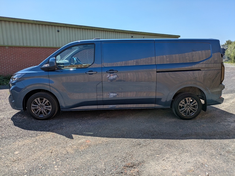 Ford 2.0 300 EcoBlue Limited Panel Van 5dr Diesel Manual L2 H1 Euro 6 (s/s) (136 ps)