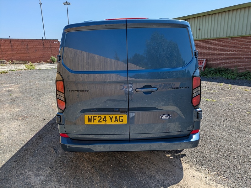 Ford 2.0 300 EcoBlue Limited Panel Van 5dr Diesel Manual L2 H1 Euro 6 (s/s) (136 ps)