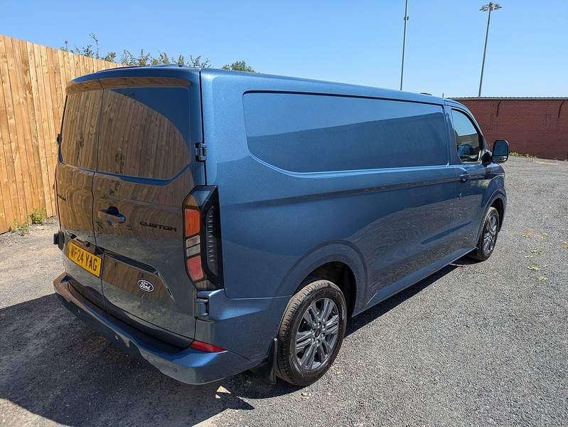 Ford 2.0 300 EcoBlue Limited Panel Van 5dr Diesel Manual L2 H1 Euro 6 (s/s) (136 ps)