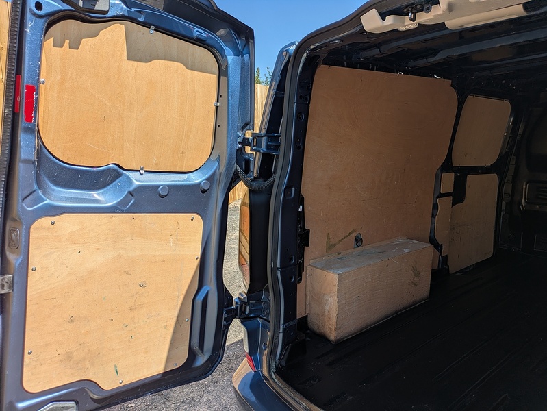 Ford 2.0 300 EcoBlue Limited Panel Van 5dr Diesel Manual L2 H1 Euro 6 (s/s) (136 ps)