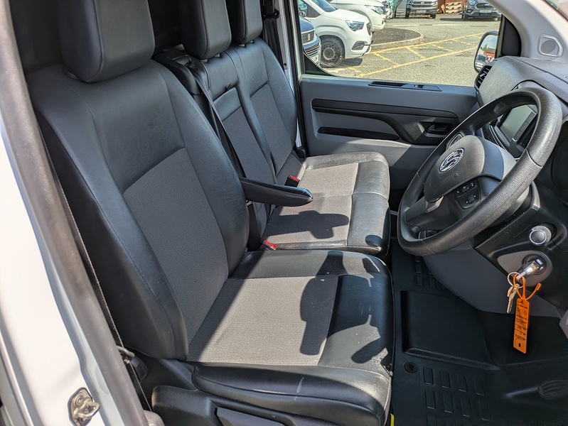 Vauxhall 1.5 Turbo D 2900 Dynamic Panel Van 6dr Diesel Manual L1 H1 Euro 6 (s/s) (100 ps)