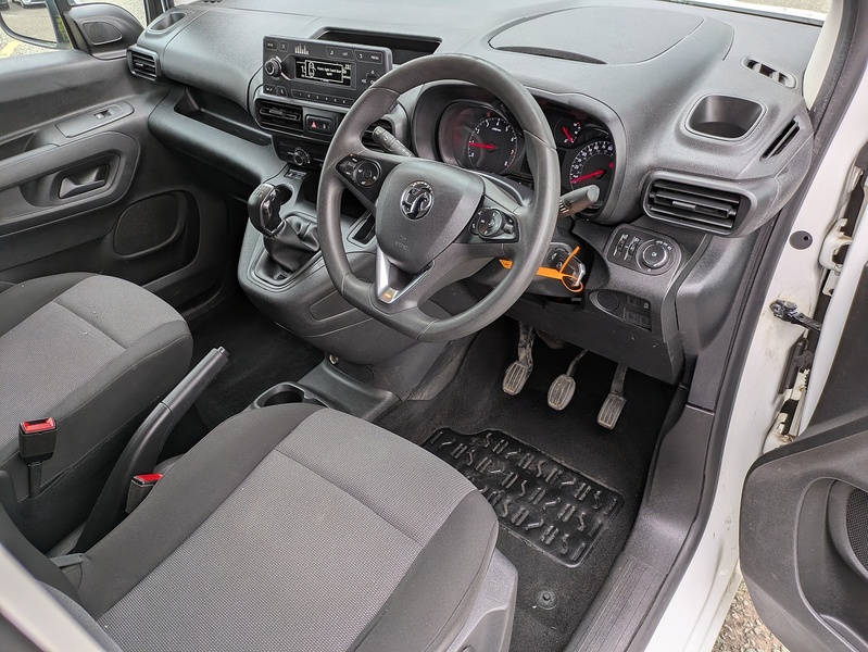 Vauxhall 1.5 Turbo D 2300 Sportive Panel Van 4dr Diesel Manual L2 H1 Euro 6 (s/s) (100 ps)
