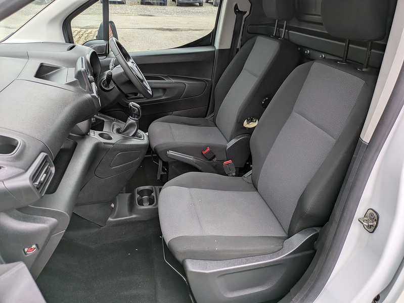 Vauxhall 1.5 Turbo D 2300 Sportive Panel Van 4dr Diesel Manual L2 H1 Euro 6 (s/s) (100 ps)