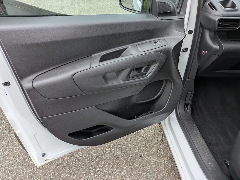 Vauxhall 1.5 Turbo D 2300 Sportive Panel Van 4dr Diesel Manual L2 H1 Euro 6 (s/s) (100 ps)