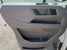 Crafter 2.0 TDI 140ps Luton Box Tail Lift