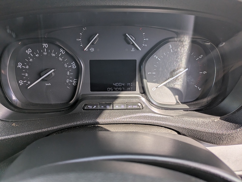 Peugeot 2.0 BlueHDi 1400 Professional Standard Panel Van 6dr Diesel Manual MWB Euro 6 (s/s) (120 ps)