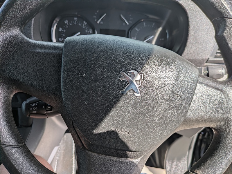 Peugeot 2.0 BlueHDi 1400 Professional Standard Panel Van 6dr Diesel Manual MWB Euro 6 (s/s) (120 ps)