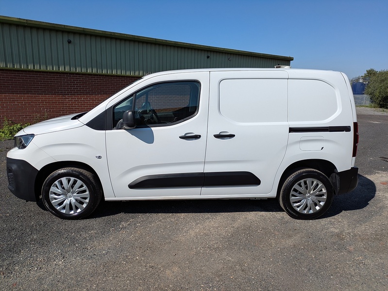 Peugeot 1.5 BlueHDi 1000 Professional Premium Standard Panel Van 5dr Diesel Manual SWB Euro 6 (100 bhp)