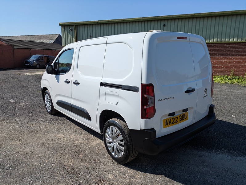 Peugeot 1.5 BlueHDi 1000 Professional Premium Standard Panel Van 5dr Diesel Manual SWB Euro 6 (100 bhp)