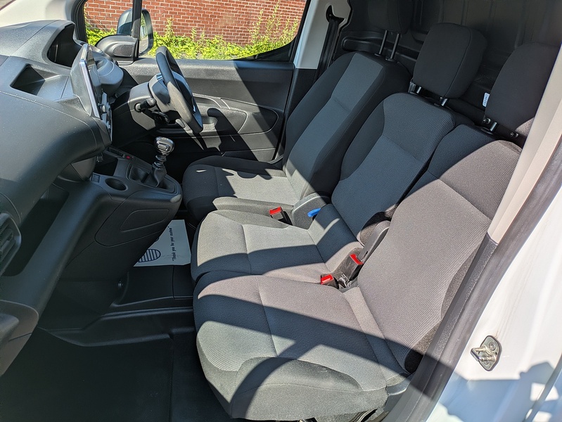 Peugeot 1.5 BlueHDi 1000 Professional Premium Standard Panel Van 5dr Diesel Manual SWB Euro 6 (100 bhp)