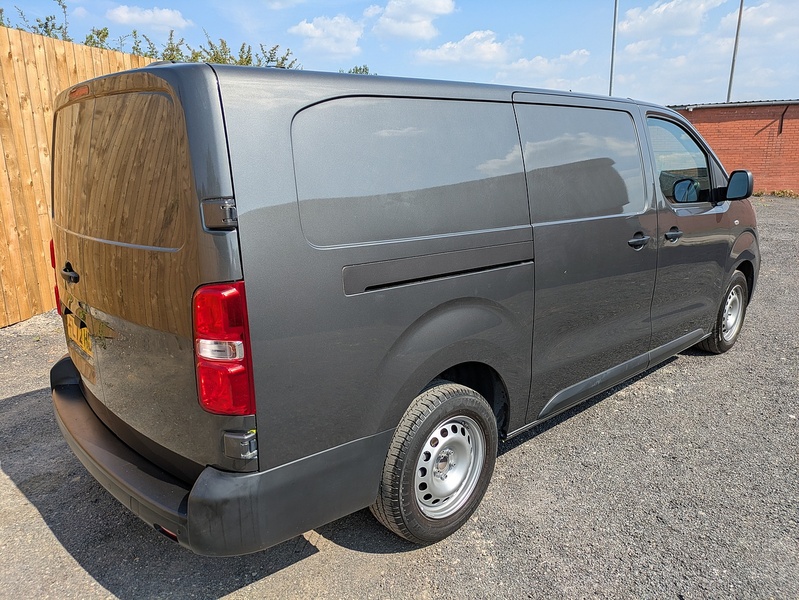 Vauxhall 2.0 Turbo D 3100 Dynamic Panel Van 6dr Diesel Auto L2 H1 Euro 6 (s/s) (145 ps)