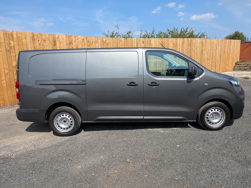 Vauxhall 2.0 Turbo D 3100 Dynamic Panel Van 6dr Diesel Auto L2 H1 Euro 6 (s/s) (145 ps)