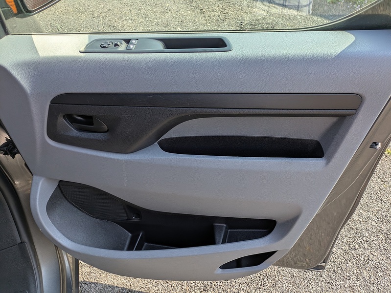 Vauxhall 2.0 Turbo D 3100 Dynamic Panel Van 6dr Diesel Auto L2 H1 Euro 6 (s/s) (145 ps)