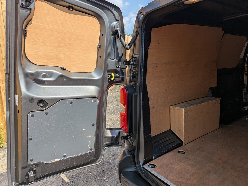 Vauxhall 2.0 Turbo D 3100 Dynamic Panel Van 6dr Diesel Auto L2 H1 Euro 6 (s/s) (145 ps)
