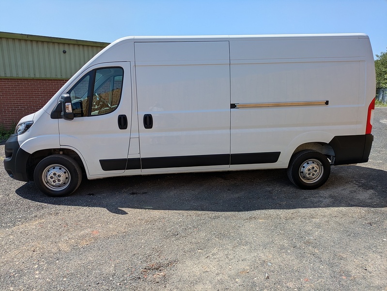 Peugeot 2.2 BlueHDi 335 Professional Premium + Panel Van 5dr Diesel Manual L3 H2 Euro 6 (s/s) (140 ps)