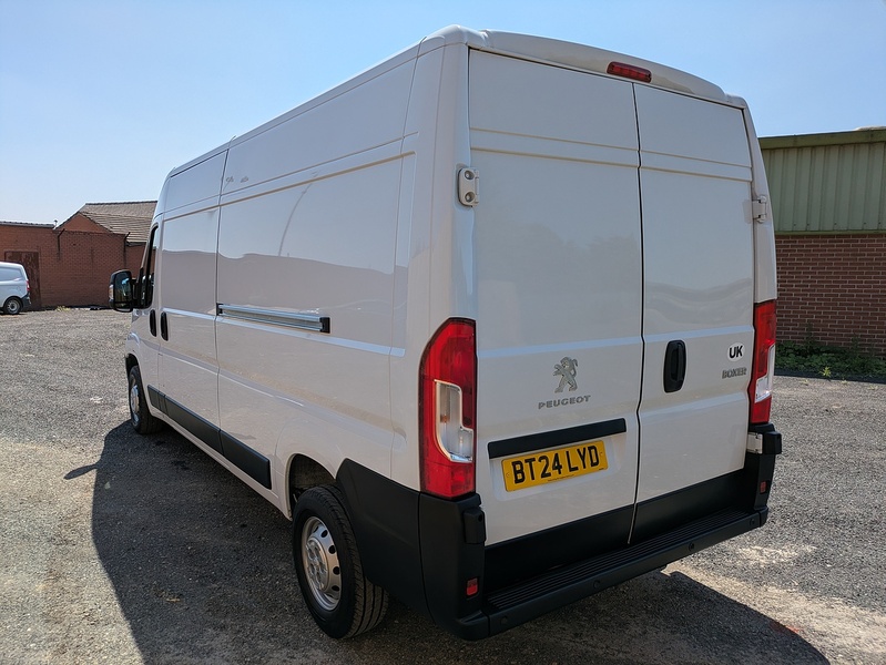 Peugeot 2.2 BlueHDi 335 Professional Premium + Panel Van 5dr Diesel Manual L3 H2 Euro 6 (s/s) (140 ps)