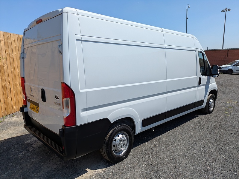 Peugeot 2.2 BlueHDi 335 Professional Premium + Panel Van 5dr Diesel Manual L3 H2 Euro 6 (s/s) (140 ps)