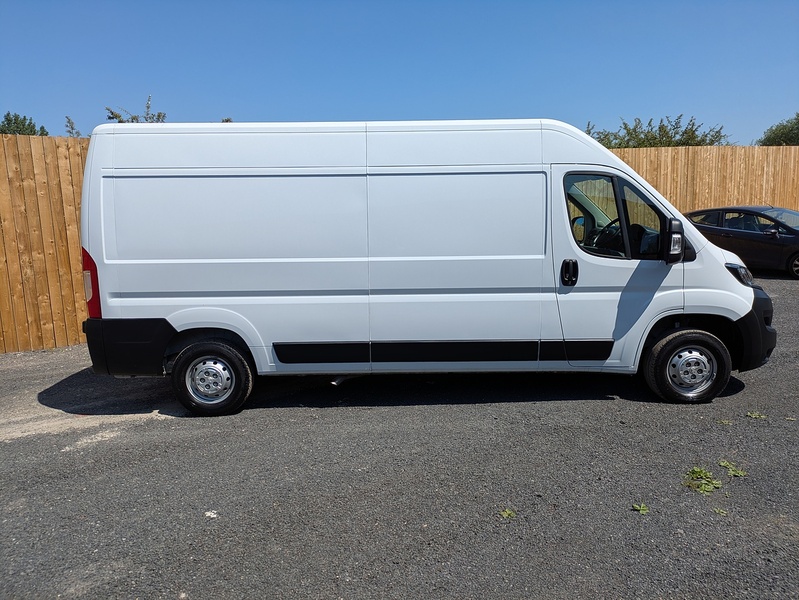 Peugeot 2.2 BlueHDi 335 Professional Premium + Panel Van 5dr Diesel Manual L3 H2 Euro 6 (s/s) (140 ps)
