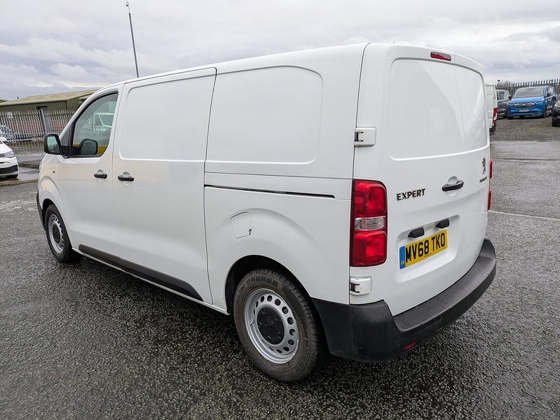 Peugeot 1.6 BlueHDi 1000 Professional Standard Panel Van 6dr Diesel Manual MWB Euro 6 (s/s) (115 ps)