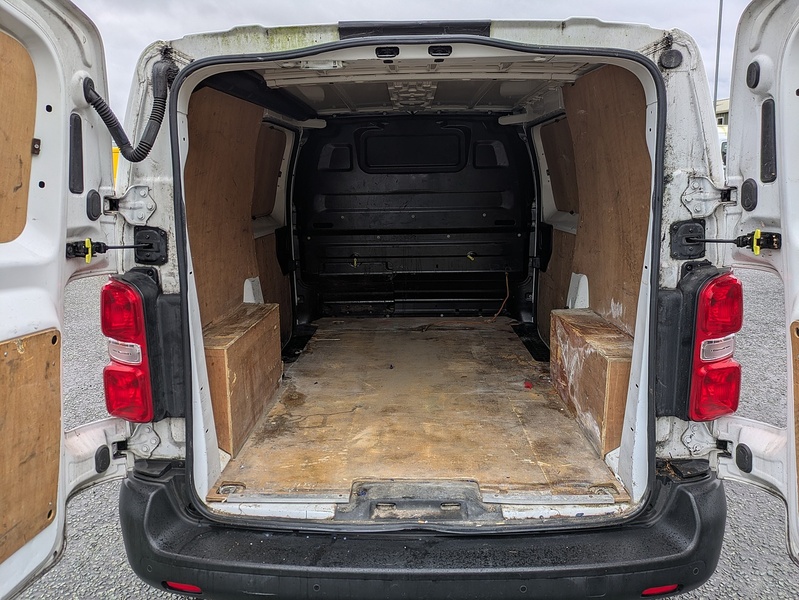 Peugeot 1.6 BlueHDi 1000 Professional Standard Panel Van 6dr Diesel Manual MWB Euro 6 (s/s) (115 ps)