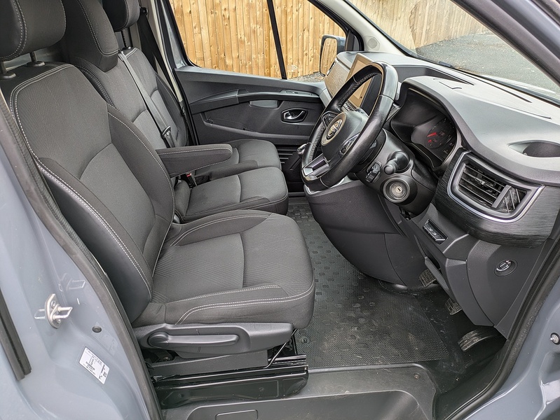 Nissan Primastar 2.0 dCi 30 Tekna L2 H1 Euro 6 (s/s) 5dr