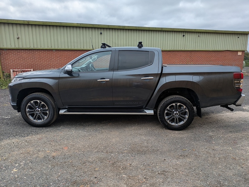 Mitsubishi 2.2 DI-D DC Barbarian X Pickup Double Cab 4dr Diesel Auto 4WD Euro 6 (s/s) (150 ps)
