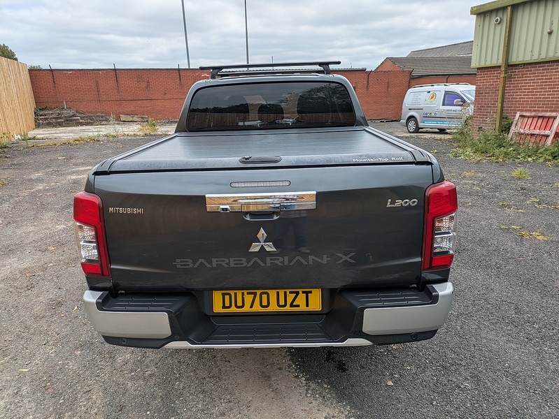 Mitsubishi 2.2 DI-D DC Barbarian X Pickup Double Cab 4dr Diesel Auto 4WD Euro 6 (s/s) (150 ps)