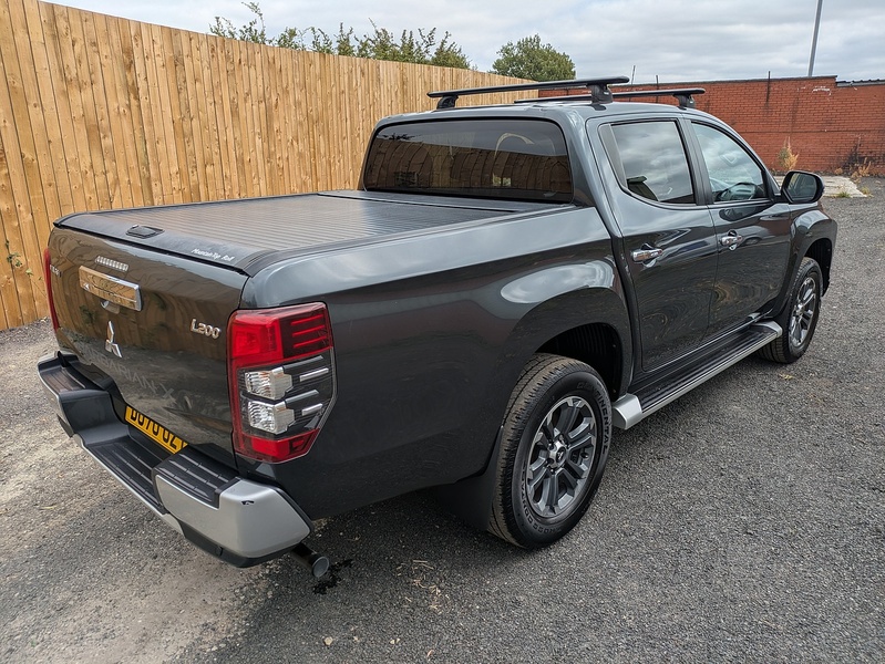 Mitsubishi 2.2 DI-D DC Barbarian X Pickup Double Cab 4dr Diesel Auto 4WD Euro 6 (s/s) (150 ps)