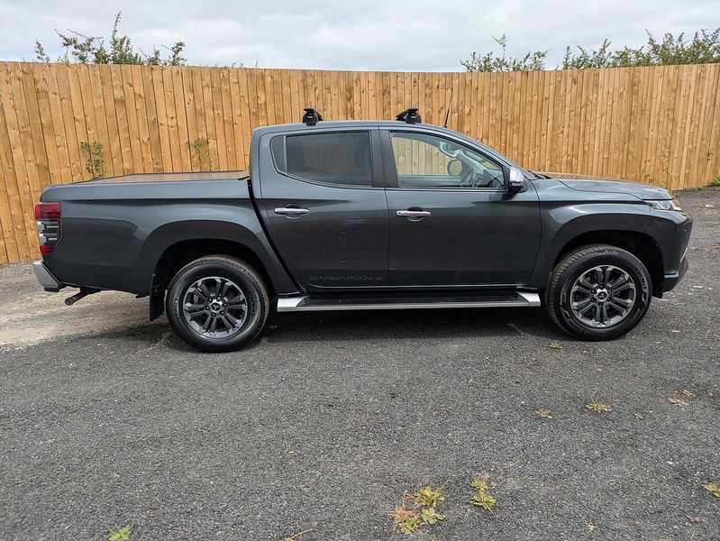 Mitsubishi 2.2 DI-D DC Barbarian X Pickup Double Cab 4dr Diesel Auto 4WD Euro 6 (s/s) (150 ps)