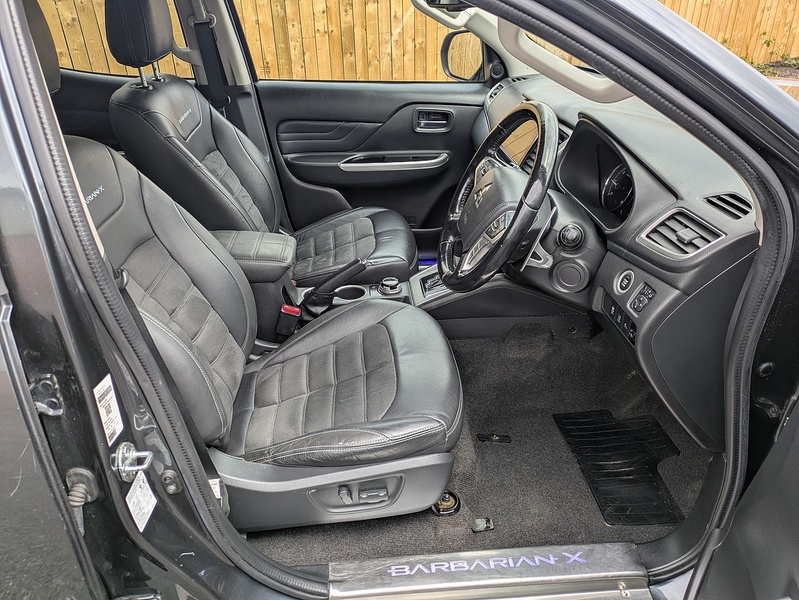 Mitsubishi 2.2 DI-D DC Barbarian X Pickup Double Cab 4dr Diesel Auto 4WD Euro 6 (s/s) (150 ps)