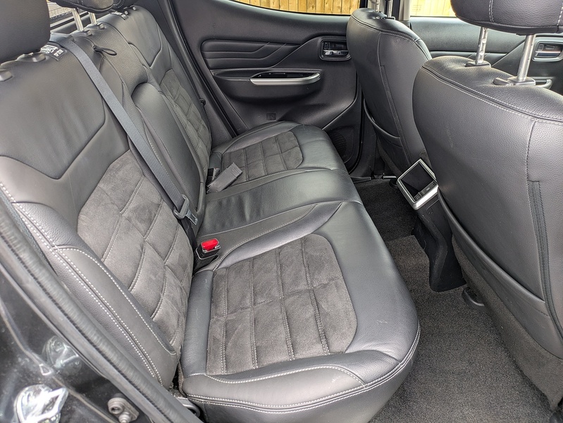Mitsubishi 2.2 DI-D DC Barbarian X Pickup Double Cab 4dr Diesel Auto 4WD Euro 6 (s/s) (150 ps)
