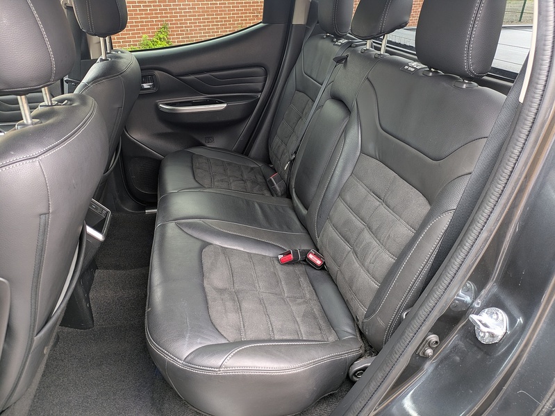 Mitsubishi 2.2 DI-D DC Barbarian X Pickup Double Cab 4dr Diesel Auto 4WD Euro 6 (s/s) (150 ps)