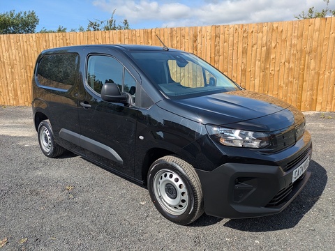 Peugeot 1.5 BlueHDi 1000 Professional Standard Panel Van 5dr Diesel EAT8 SWB Euro 6 (s/s) (130 ps)