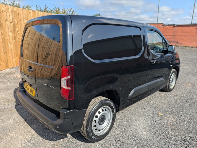 Peugeot 1.5 BlueHDi 1000 Professional Standard Panel Van 5dr Diesel EAT8 SWB Euro 6 (s/s) (130 ps)