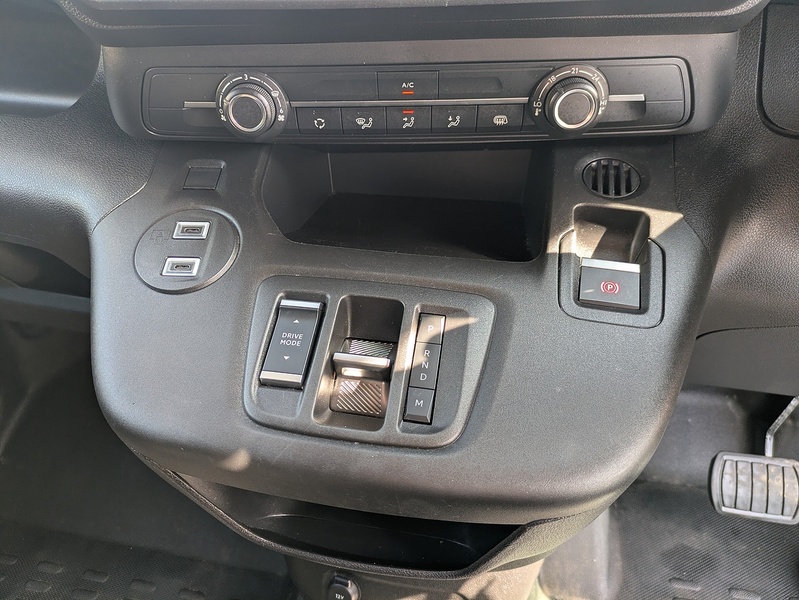 Peugeot 1.5 BlueHDi 1000 Professional Standard Panel Van 5dr Diesel EAT8 SWB Euro 6 (s/s) (130 ps)