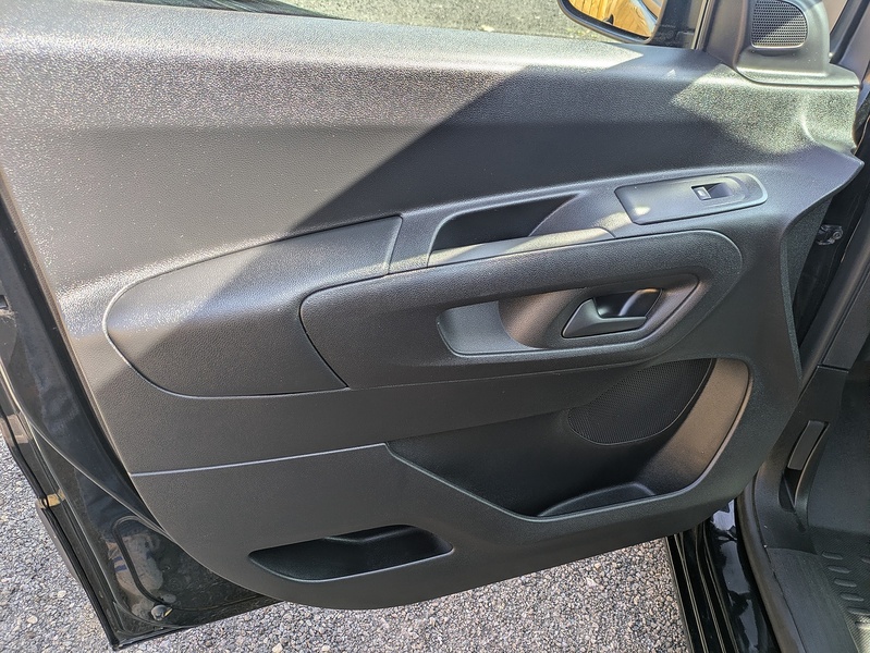 Peugeot 1.5 BlueHDi 1000 Professional Standard Panel Van 5dr Diesel EAT8 SWB Euro 6 (s/s) (130 ps)
