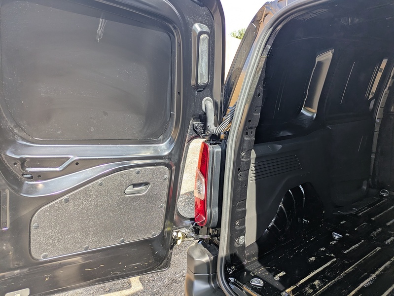 Peugeot 1.5 BlueHDi 1000 Professional Standard Panel Van 5dr Diesel EAT8 SWB Euro 6 (s/s) (130 ps)
