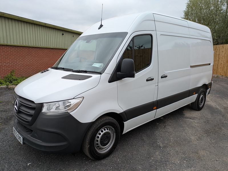 Mercedes-Benz 2.0 315 CDI Progressive Panel Van 5dr Diesel Manual FWD L2 H2 Euro 6 (s/s) (150 ps)