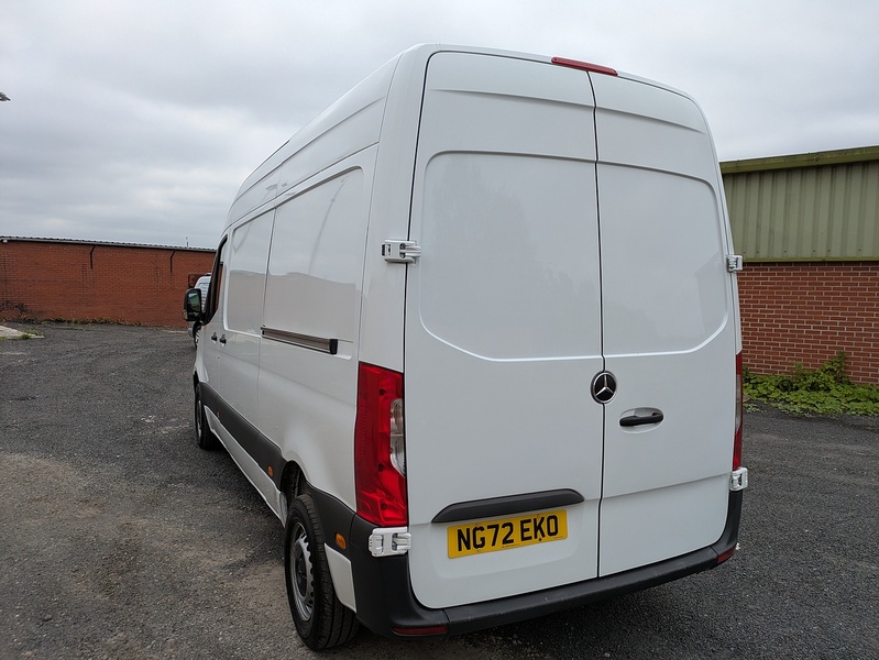 Mercedes-Benz 2.0 315 CDI Progressive Panel Van 5dr Diesel Manual FWD L2 H2 Euro 6 (s/s) (150 ps)