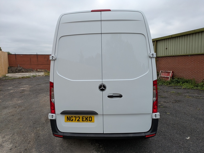Mercedes-Benz 2.0 315 CDI Progressive Panel Van 5dr Diesel Manual FWD L2 H2 Euro 6 (s/s) (150 ps)