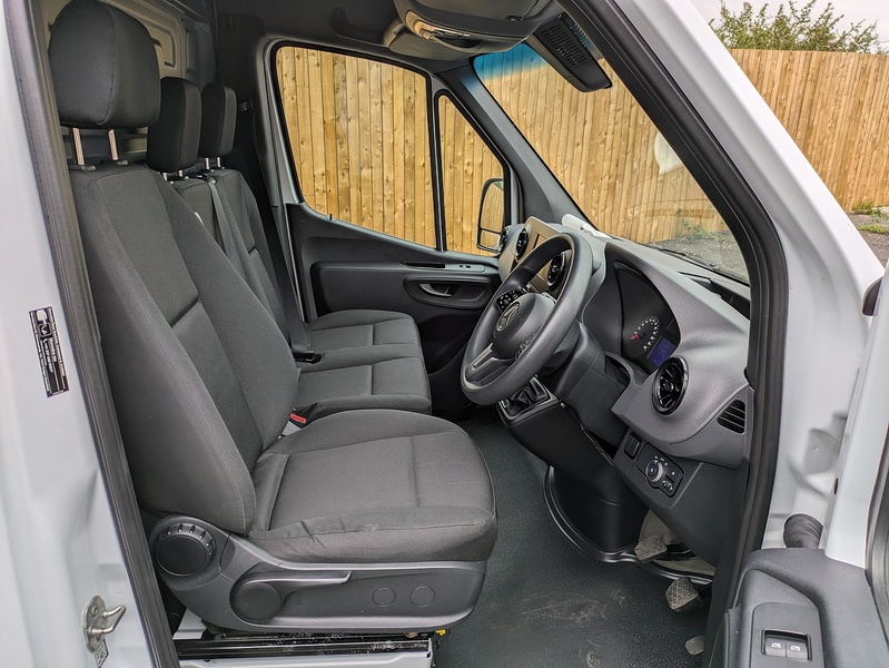 Mercedes-Benz 2.0 315 CDI Progressive Panel Van 5dr Diesel Manual FWD L2 H2 Euro 6 (s/s) (150 ps)