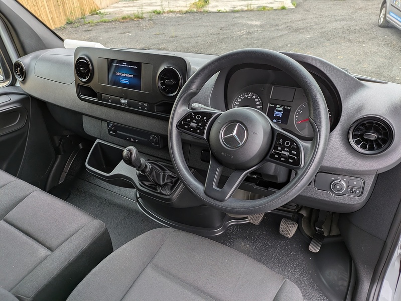 Mercedes-Benz 2.0 315 CDI Progressive Panel Van 5dr Diesel Manual FWD L2 H2 Euro 6 (s/s) (150 ps)