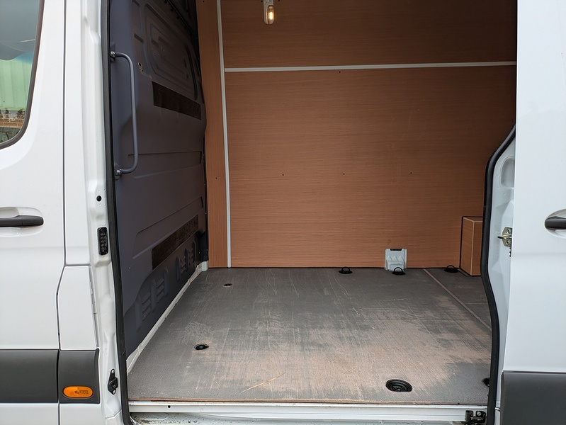 Mercedes-Benz 2.0 315 CDI Progressive Panel Van 5dr Diesel Manual FWD L2 H2 Euro 6 (s/s) (150 ps)