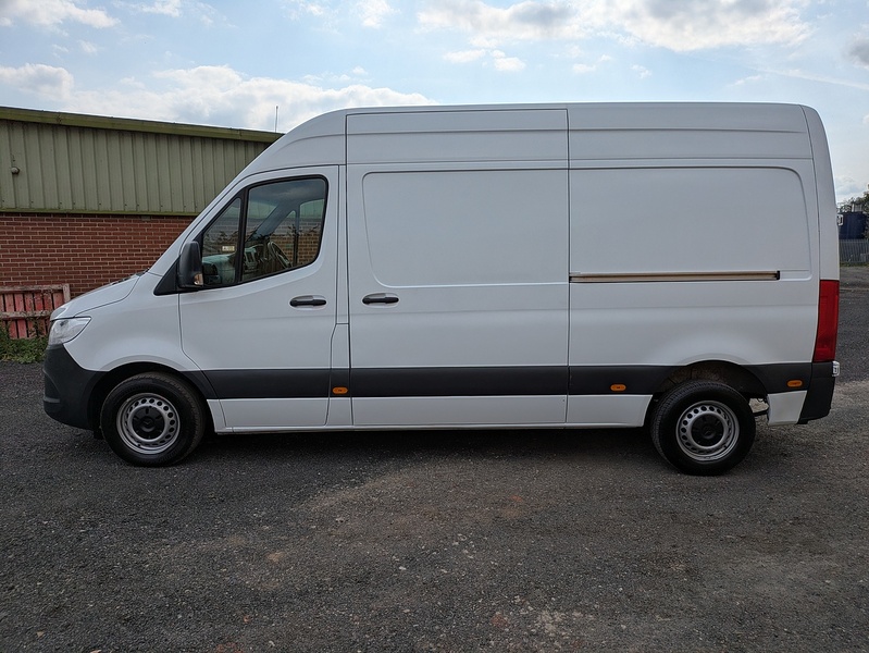 Mercedes-Benz 2.0 315 CDI Progressive Panel Van 5dr Diesel Manual FWD L2 H2 Euro 6 (s/s) (150 ps)