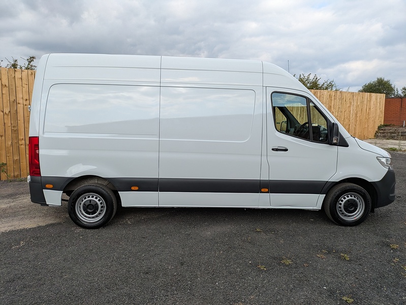 Mercedes-Benz 2.0 315 CDI Progressive Panel Van 5dr Diesel Manual FWD L2 H2 Euro 6 (s/s) (150 ps)