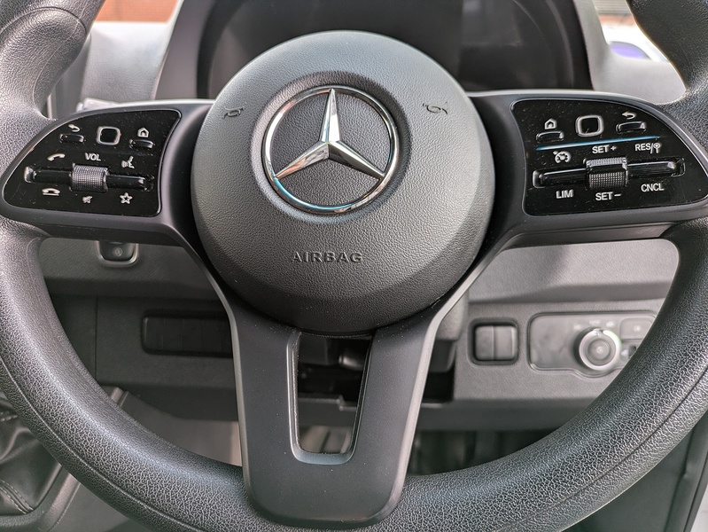 Mercedes-Benz 2.0 315 CDI Progressive Panel Van 5dr Diesel Manual FWD L2 H2 Euro 6 (s/s) (150 ps)