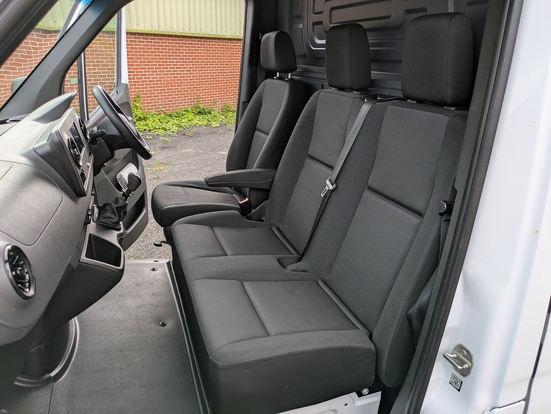 Mercedes-Benz 2.0 315 CDI Progressive Panel Van 5dr Diesel Manual FWD L2 H2 Euro 6 (s/s) (150 ps)